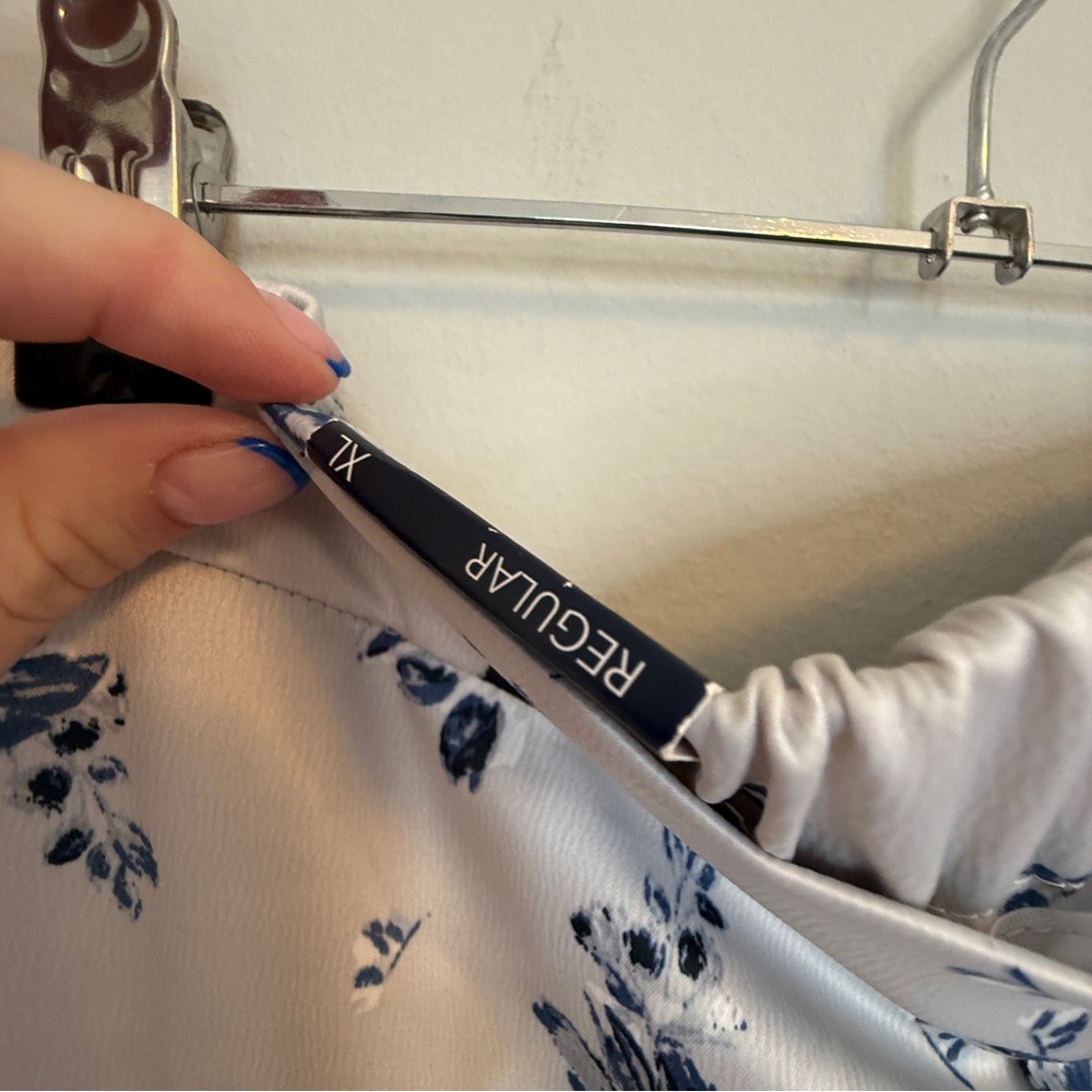 NWT Kaari Blue Floral White and Blue Women's Pants - Picture 5 of 8